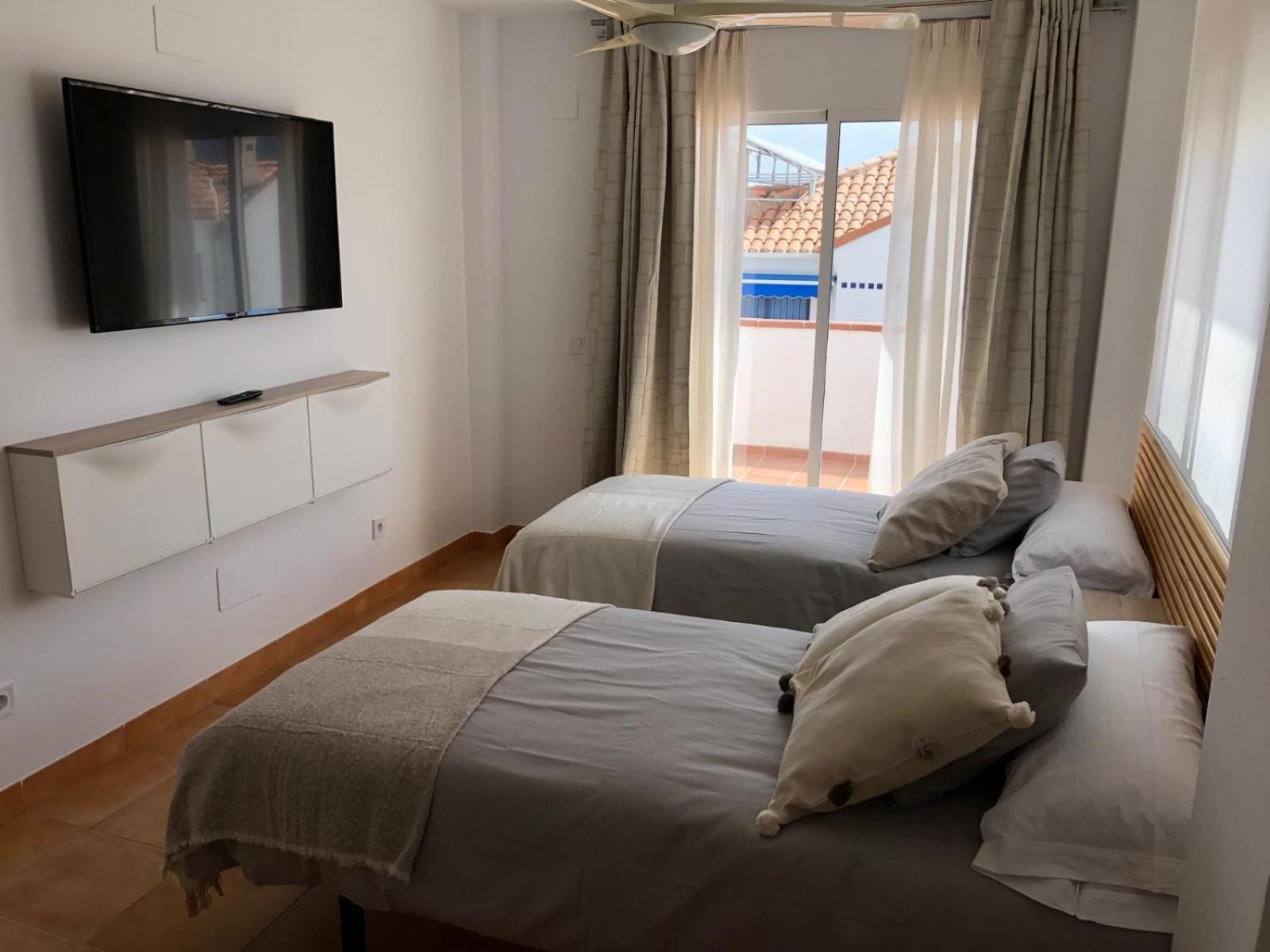 Alojamiento Luisita Alhaurin de la Torre Bagian luar foto